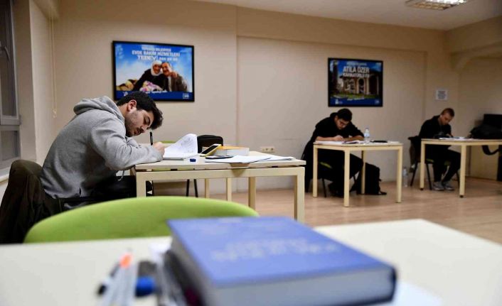 29 Ekim Gençlik Merkezi öğrenciler için 24 saat açık