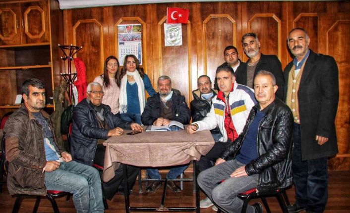 Ablasıyla iletişim kurmak için gittiği dernekte işitme engelli eşiyle tanışıp evlendi