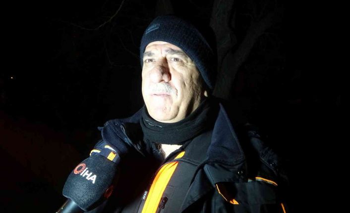 AFAD İl Müdürü Atsız: "Önemli bir yaralanma yok, hasar gören evlerde yaşayanları öğretmenevine yerleştirdik"