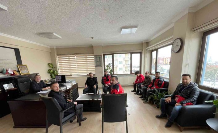 Afyonkarahisar’dan gönüllü UMKE ekipleri Hakkari kırsalında kurulacak sahra hastanesine gidiyor