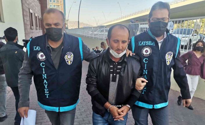 Ağabeyini öldürüp katilin bulunması için yardım isteyen sanığa müebbet hapis cezası