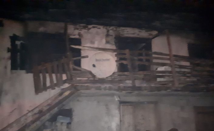 Ahşap evde çıkan yangında 1 kişi öldü