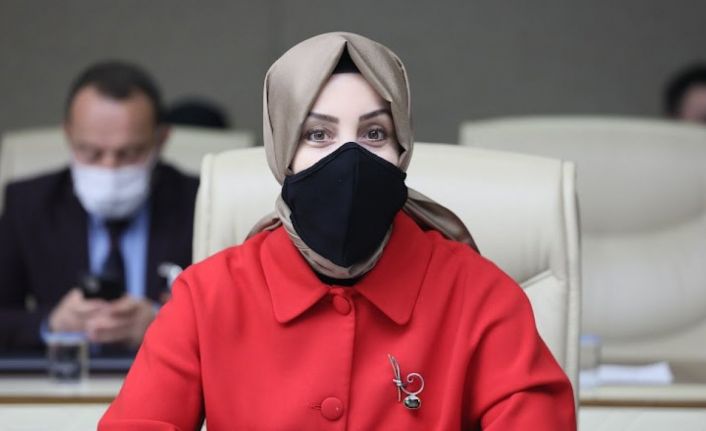 AK Parti Trabzon Milletvekili Bahar Ayvazoğlu: "Trabzon’da yaşıyorlar ama bu şehre turist olmuşlar"