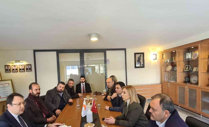 AK Partili Gökcan, Marmaris Ticaret Odası Başkanı Ayhan ile görüştü