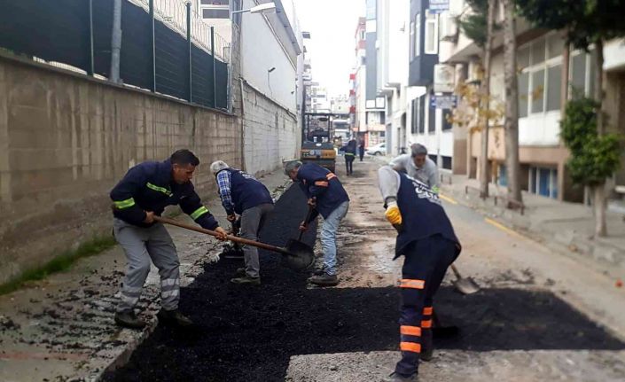 Akdeniz Belediyesi yol çalışmalarına aralıksız devam ediyor