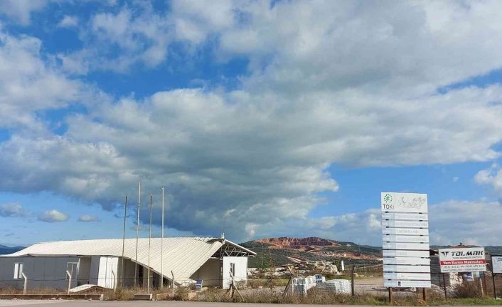 Akdoğan: “Tak, sanayi sitesi ile ilgili esnafa ve kamuoyuna hesap vermelidir”