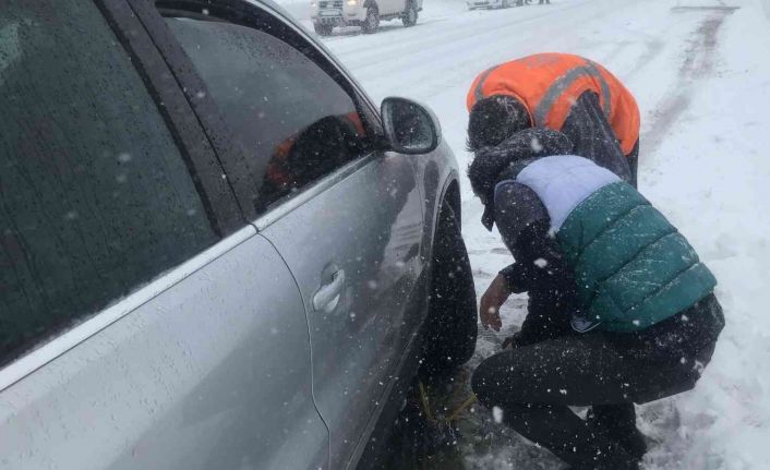 Akseki-Seydişehir karayolu kar ve tipi sebebiyle tamamen trafiğe kapandı.