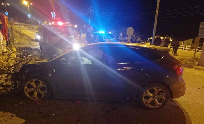 Alkollü sürücü kaza yaptı