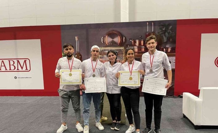 ALKÜ’ye 2 altın 2 gümüş madalya