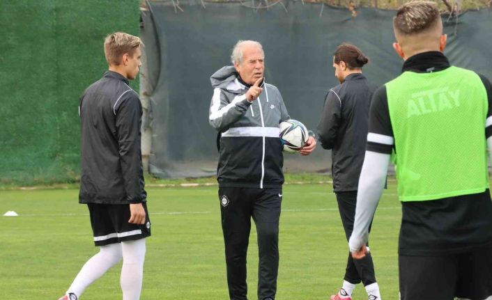 Altay, son 4 sezonda 10 teknik direktörle çalıştı