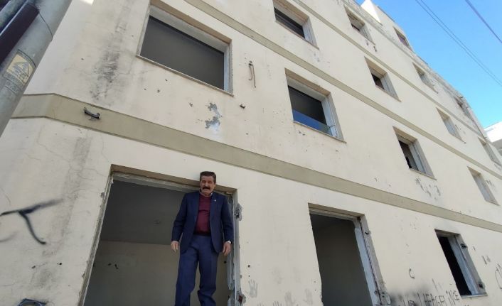 Antalya’da mahallelinin FETÖ’den kalan 3 katlı, 2 bloklu metruk yurt isyanı