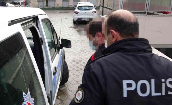 Aracıyla kırmızı ışıkta geçerek ölüme sebep olan doktora 6 yıl 1 ay 10 gün hapis