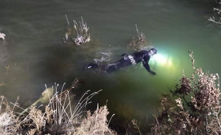 Ava gittikten sonra eşyaları gölette bulunan adam için arama çalışması başlatıldı