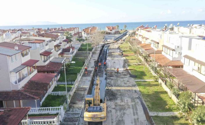 Aydın Büyükşehir Belediyesi Kuşadası’ndaki alt yapı çalışmalarını sürdürüyor