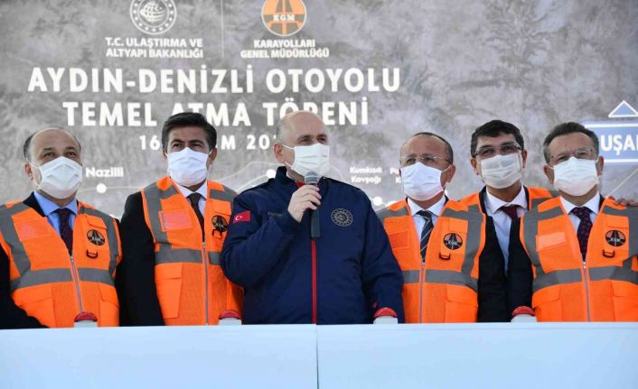 Bakan Karaismailoğlu: “163 kilometre uzunluğundaki Aydın-Denizli otoyolunda çalışmalar sürüyor”