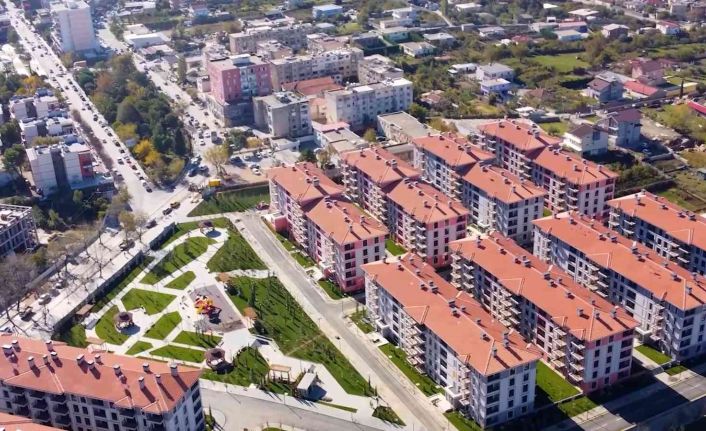 Bakan Kurum: “Arnavutluklu kardeşlerimizin yaralarını sarmak için seferberlik ruhu ile hareket ettik”