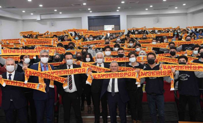 Başkan Büyükkılıç, ’Kariyer Günleri’ne Osman Ulubaş Fen Lisesi ile devam etti