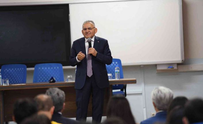 Başkan Büyükkılıç liselilerle tecrübelerini paylaştı