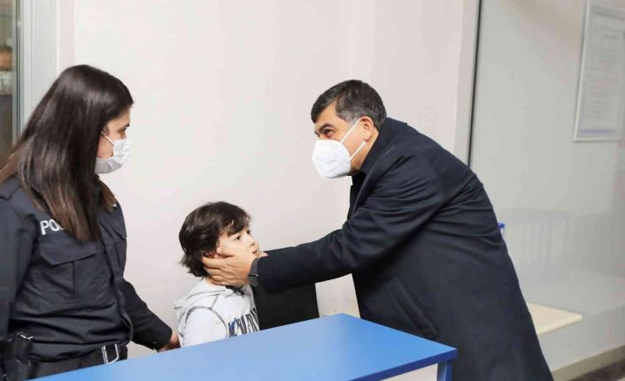Başkan Fadıloğlu yılbaşında görevi başındaki polis ve askerleri ziyaret etti