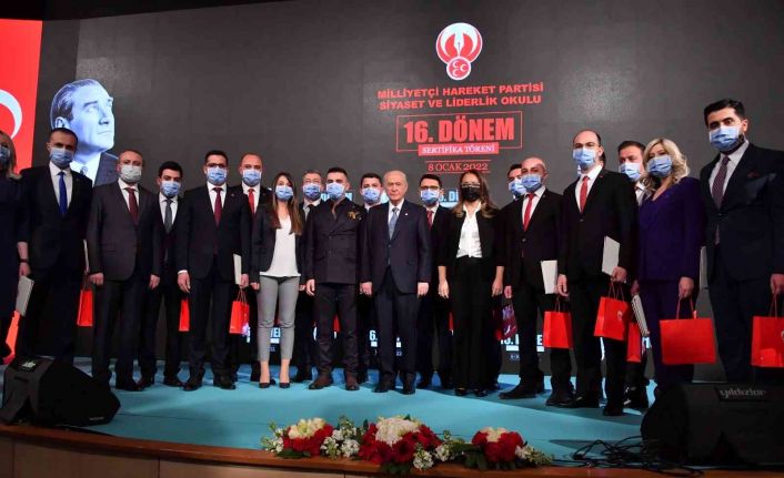 Başkan Kadir Bıyık’ın basın danışmanı siyaset ve liderlik okulundan mezun oldu