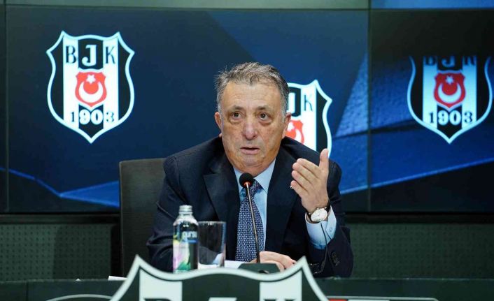 Beşiktaş Başkanı Ahmet Nur Çebi, mayıs ayında yapılacak başkanlık seçiminde aday olacağını açıkladı.