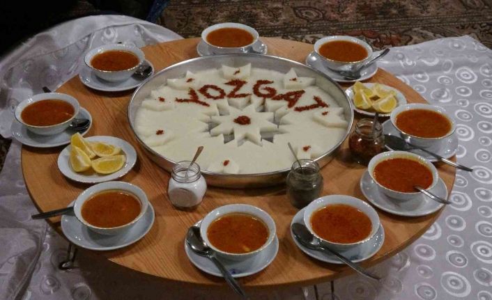 Bu çorba içilmiyor löp löp yutuluyor