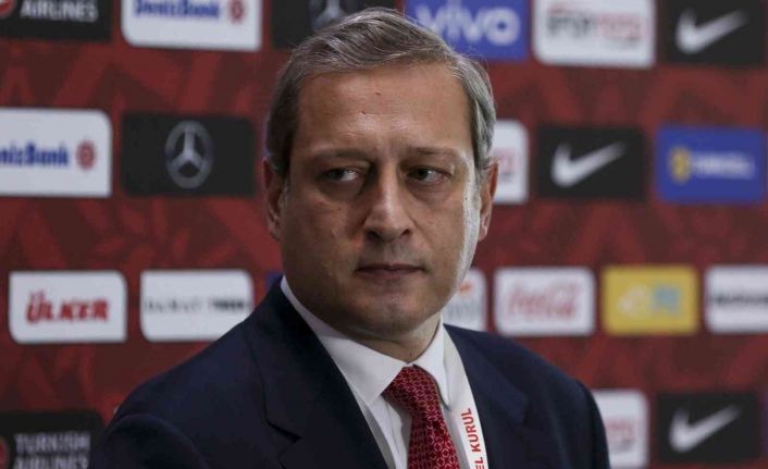 Burak Elmas: "Galatasaray’ın geleceğine yönelik cesaret gerektiren kararları almaya devam edeceğiz"