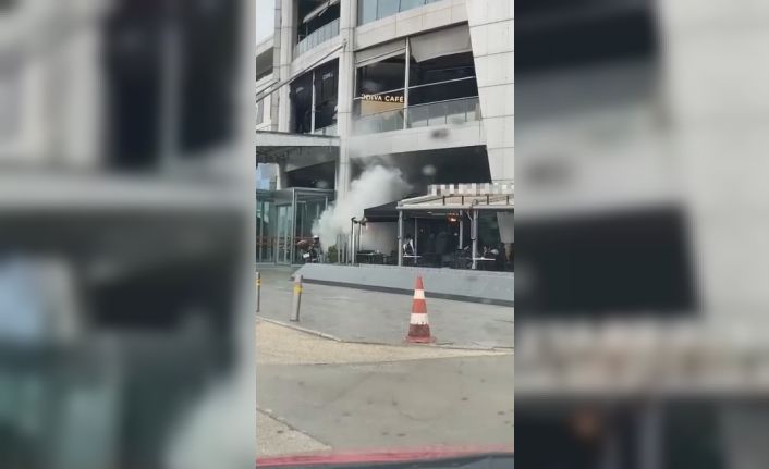 Bursa’da dünyaca ünlü kahve zincirinde yangın tüpü kazası: Ortalık toz bulutu ile kaplandı