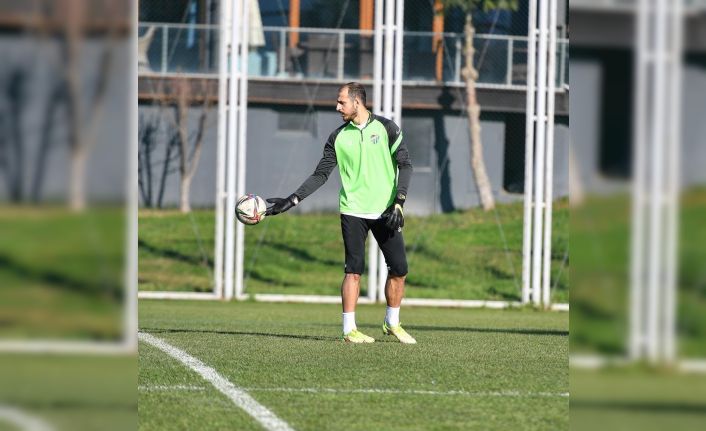 Bursaspor, Adanaspor maçının taktik çalışmasını gerçekleştirdi