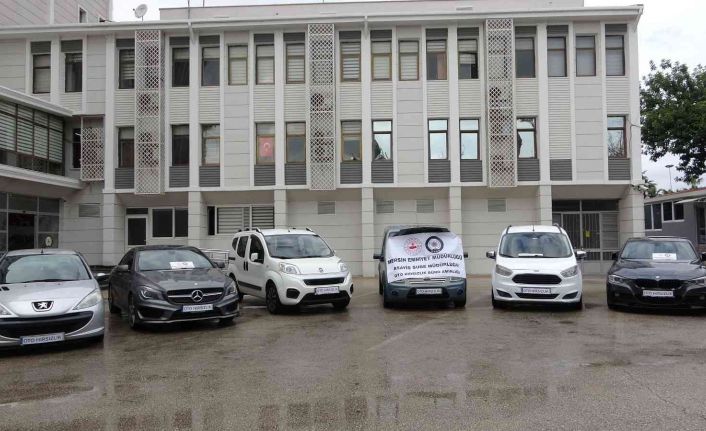 Çalıntı ve hacizli lüks araçları ’çenç’ yapıp satmaya çalıştılar