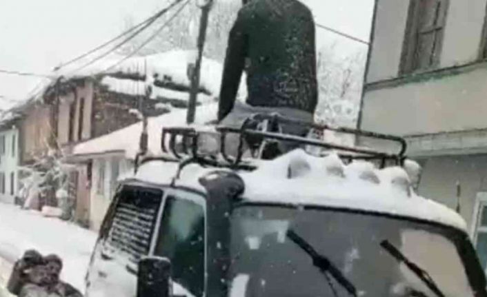 Cipe bağladıkları iple sokakta kaydılar