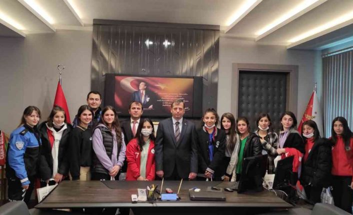 Cizre Spor Lisesi öğrencileri Emniyet Müdürü ile bir araya geldi
