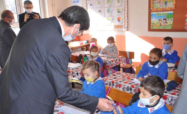 Covid-19’dan hayatını kaybeden Sultan hemşirenin mesai arkadaşlarından anlamlı bağış