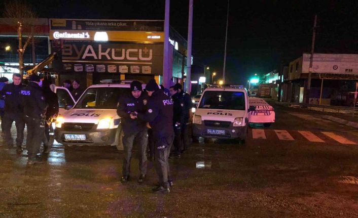 D-100’de polis otosu ile otomobil çarpıştı: 1’i polis 5 yaralı