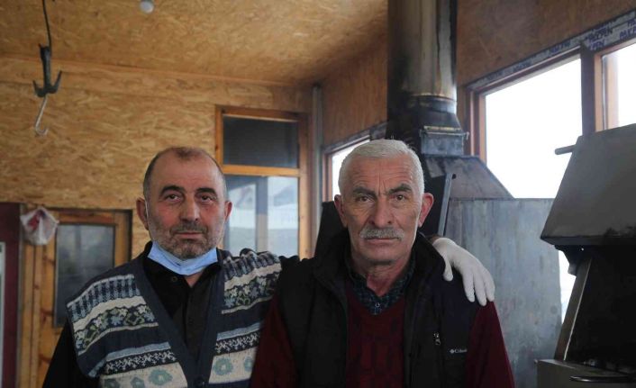 Demirel ve Özal’dan bu yana bütün devlet adamlarının fotoğraflarını tesisinde sergiliyor