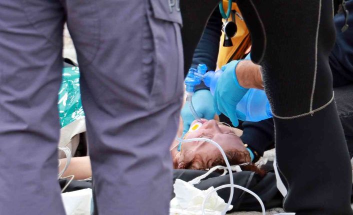 Denizde boğulma tehlikesi geçiren Rus kadın 40 dakikalık kalp masajıyla hayata döndürüldü