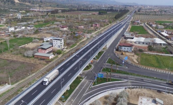 Denizli-Aydın otoyolu Akdeniz Bölgesi’ne gelen turistlerin Ege Bölgesi’ne ulaşımını kolaylaştıracak