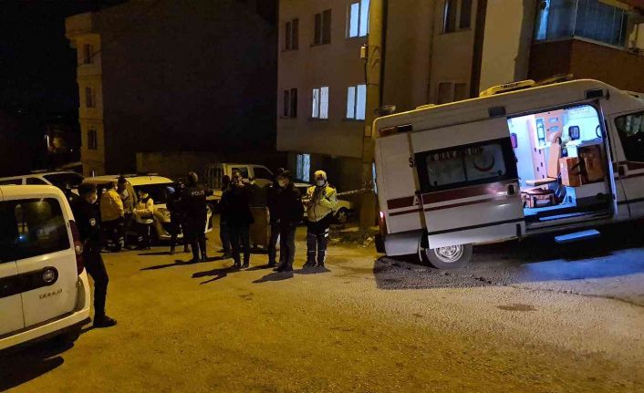 Dini nikahlı eşiyle tartıştı, gittiği arkadaşlarının evinden kendini 4. kattan boşluğa bıraktı