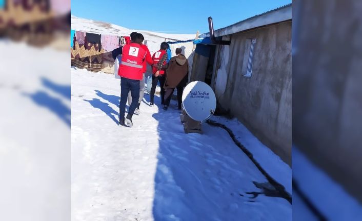 Diyadin Türk Kızılay şubesi 314 aileye gıda ve kıyafet yardımı yaptı
