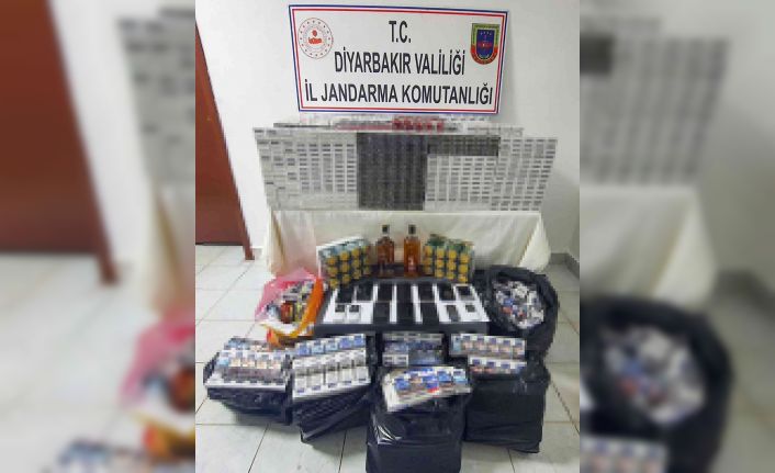 Diyarbakır’da kaçak sigara, cep telefonun ve içki ele geçirildi