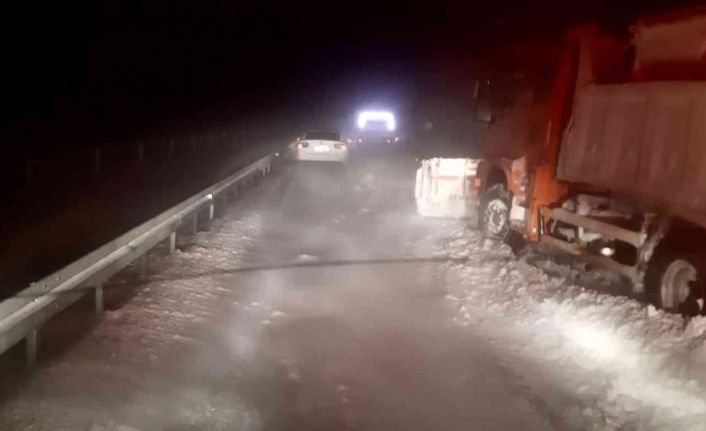 Diyarbakır’da tipi nedeniyle araçlarda mahsur kalan vatandaşları AFAD ekipleri kurtardı