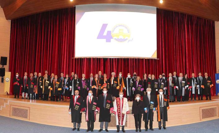 Edirne’de “40. Yılda 40 Profesör Belge Takdim Töreni” düzenlendi