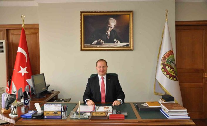 ETB Başkanı Öztürk: "Basın mensuplarımızın 10 Ocak Çalışan Gazeteciler Günü’nü camiamız adına içtenlikle kutlarız”