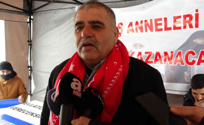 Evlat nöbeti tutan baba: “Gidip PKK ile ilişki yaşayıp, gelip Meclise milletvekilliği yapıyor”