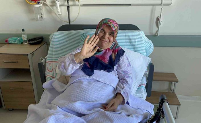 Fark ettiği küçük kitleyi ciddiye almadı, vücudundan 5 kilogram kitle çıktı