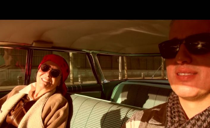 Fatma Girik 75. yaş gününü Kadıköy’de ‘Şoför Nebahat’ temasıyla böyle kutlamıştı