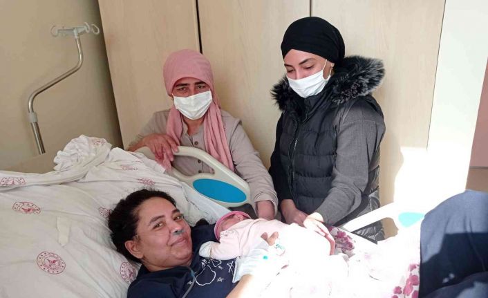 Gebelik sürecinde Covid-19’a yakalanan Nuray Öğretmen ve bebeği ölümden döndü