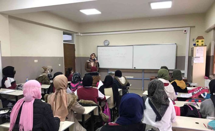 Görme engelinin engel olmasına izin vermedi, Rukiye öğretmen engelleri aşarak çocukluk hayalini gerçekleştirdi
