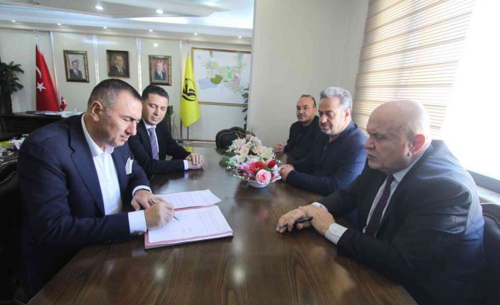 Hacı Kıyasi Şentürk Camii ve Külliyesi’nin belediyeye devri için protokol imzalandı