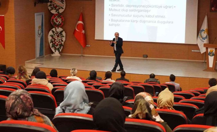 Haliliye’de anne ve babalara seminer